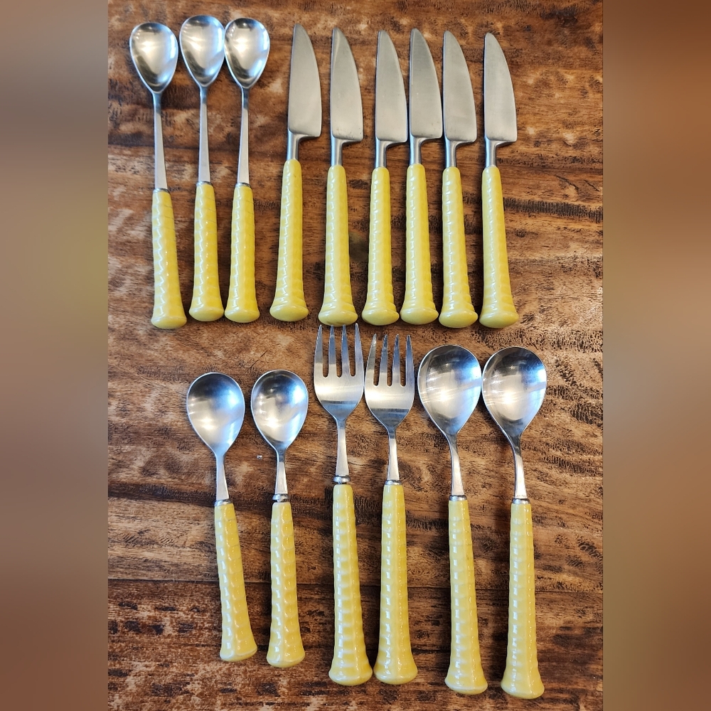 Noritake Yellow GAIETY Ceramic Handle Silverware 15 Replacement Pieces